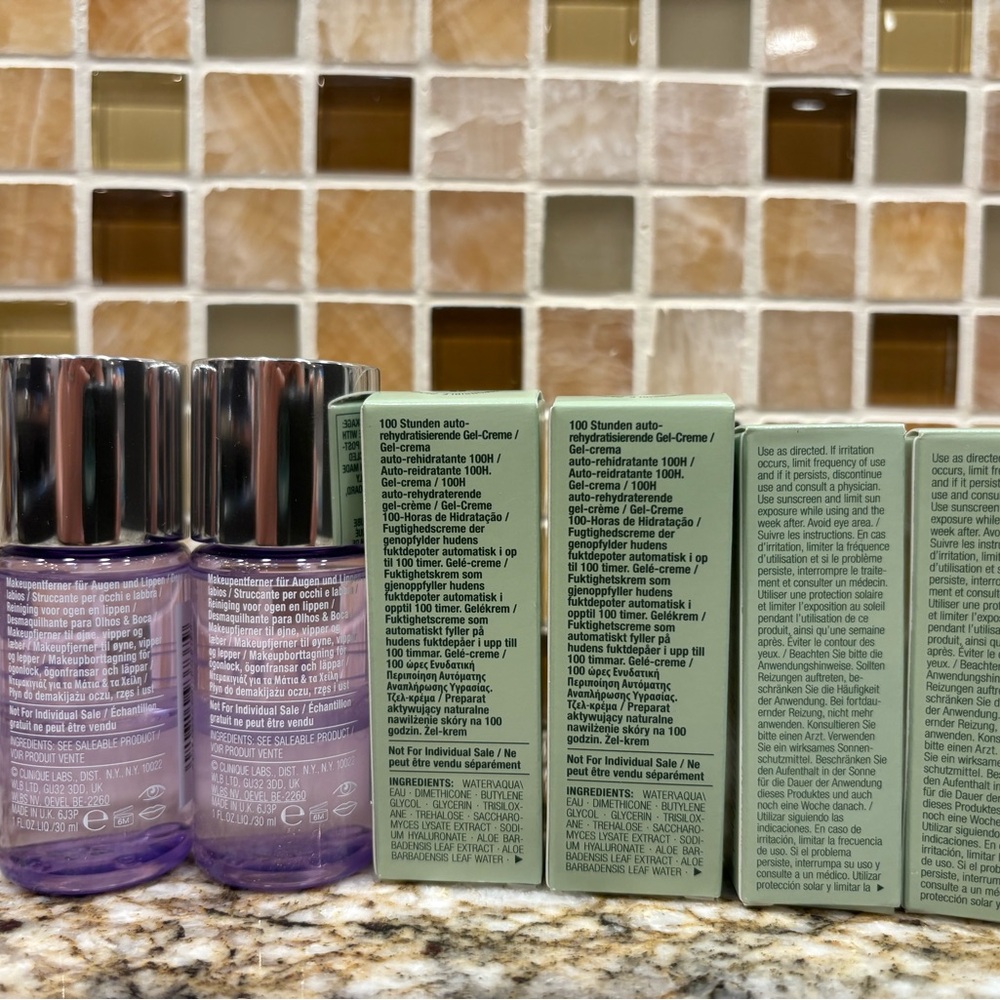 Clinique Take the Day Off & Moisture Surge Travel Bundle - Picture 2 of 3